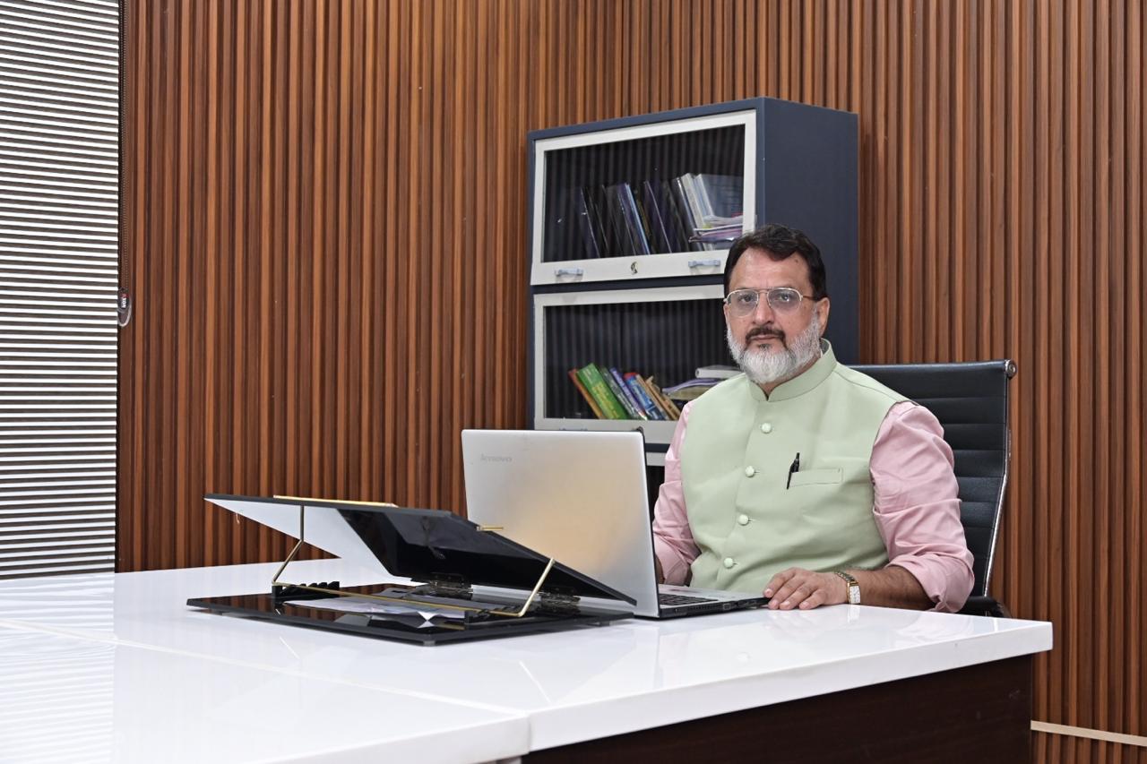 Dr. Arun Arora